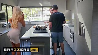 Real Wife Stories - (Courtney Taylor, Keiran Lee) - Courtney Lends A Abetting Hand - Brazzers